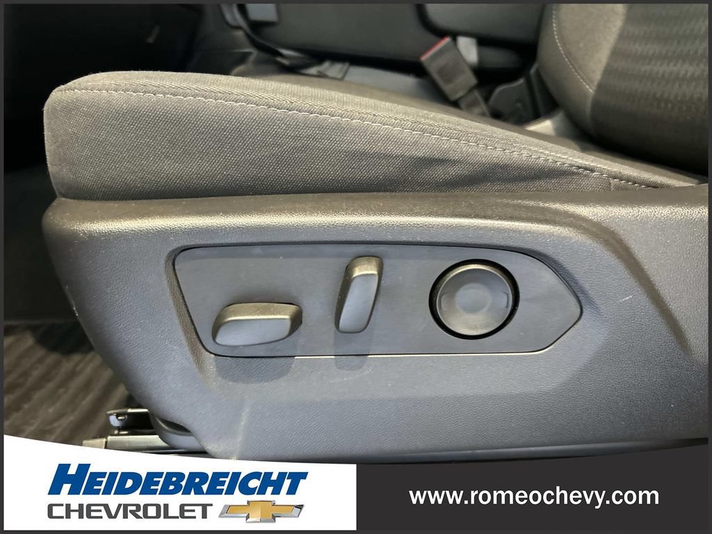 Used 2023 Chevrolet Silverado 1500 LT AWD/4WD image 14