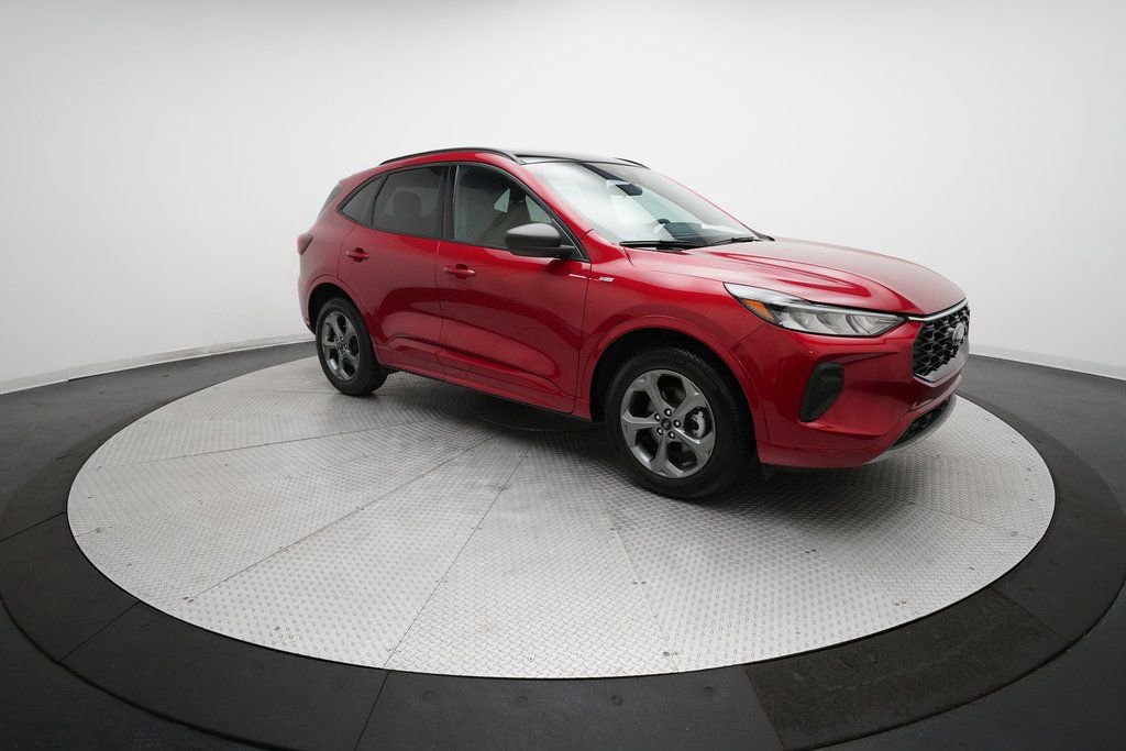 Used 2023 Ford Escape ST-Line w/ Tech Pack #1 image 13