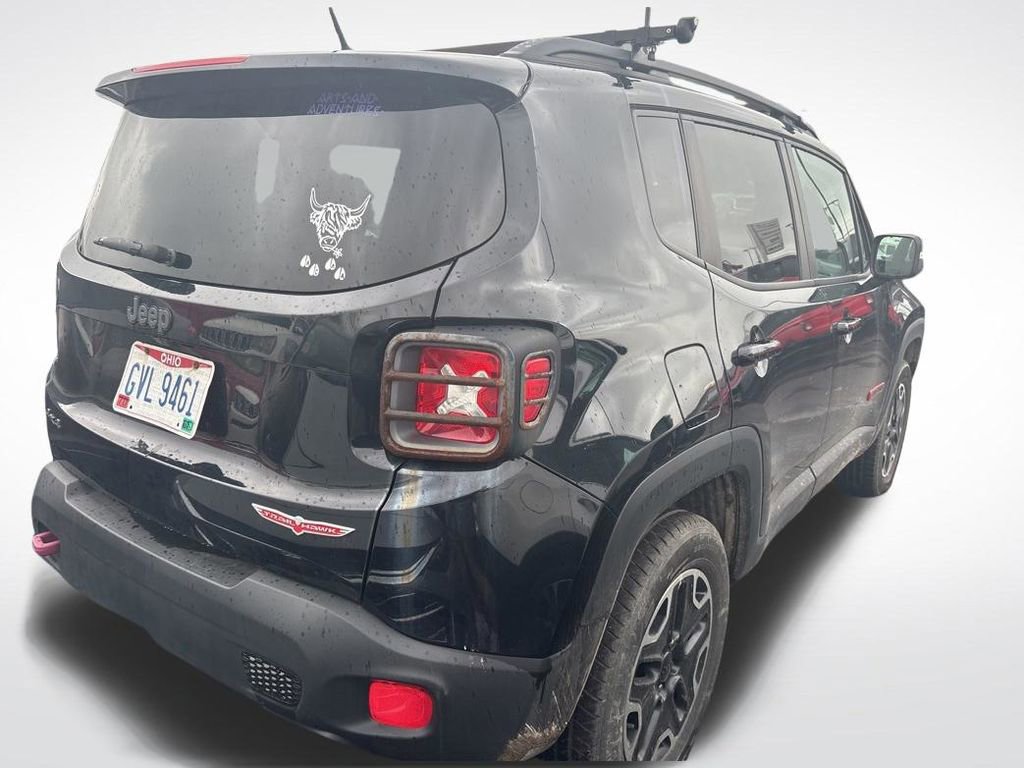Used 2017 Jeep Renegade Trailhawk AWD/4WD image 3