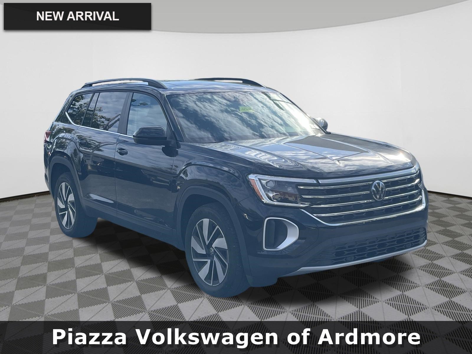 Used 2024 Volkswagen Atlas SE w/ Panoramic Sunroof Package