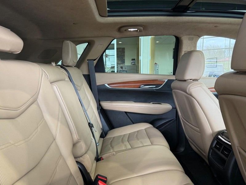 Used 2019 Cadillac XT5 Platinum w/ Trailering Package AWD/4WD image 9