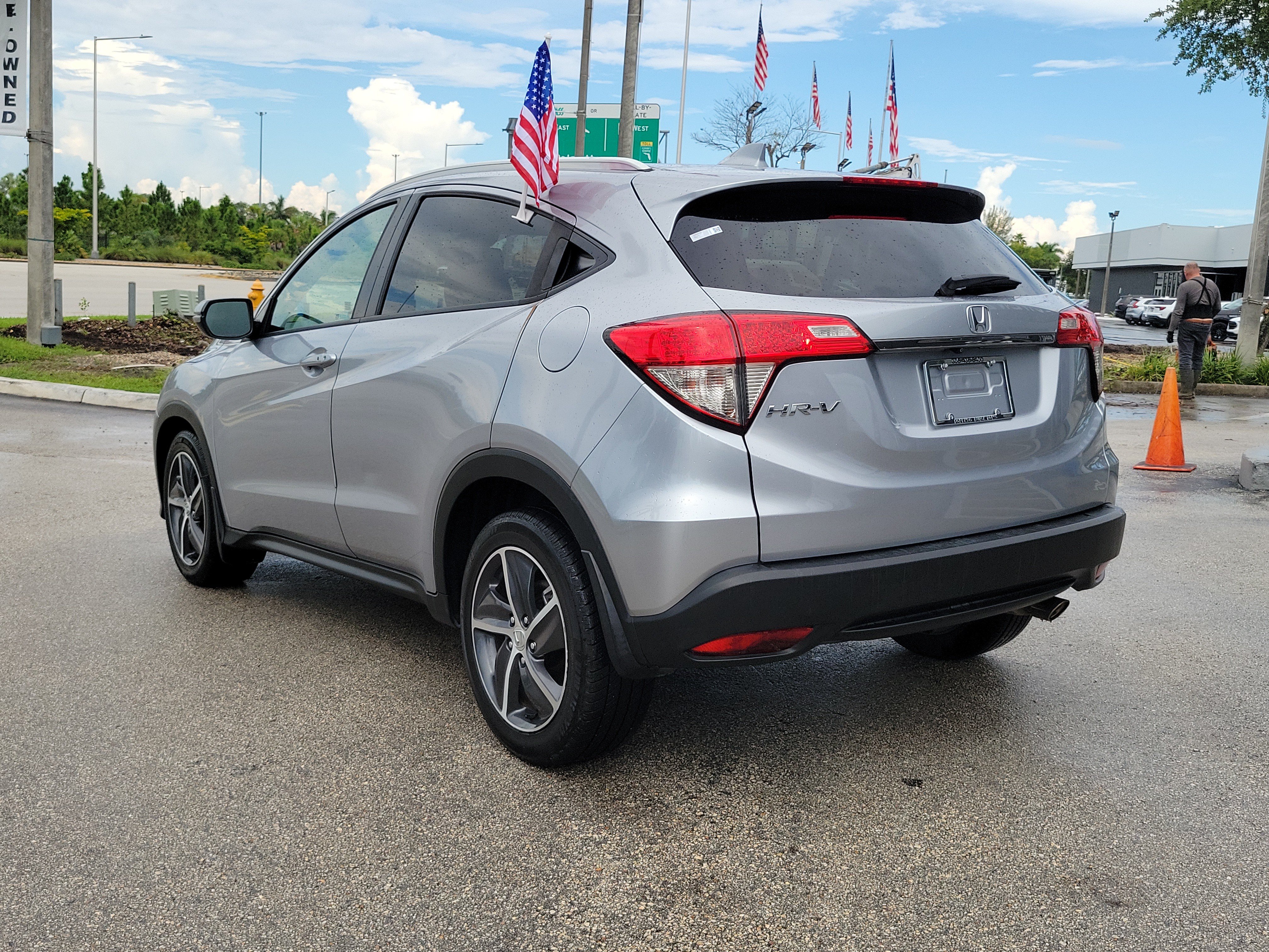 Used 2021 Honda HR-V EX-L image 7