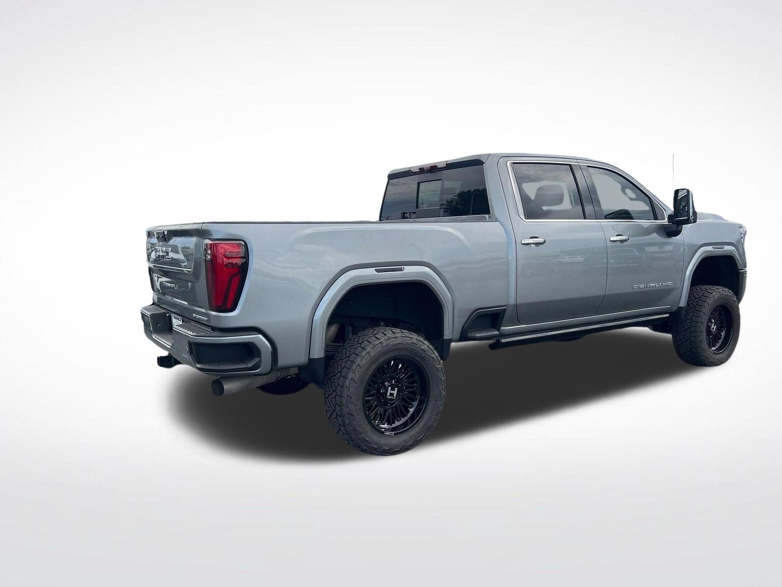 Used 2025 GMC Sierra 2500 Denali Ultimate AWD/4WD image 3