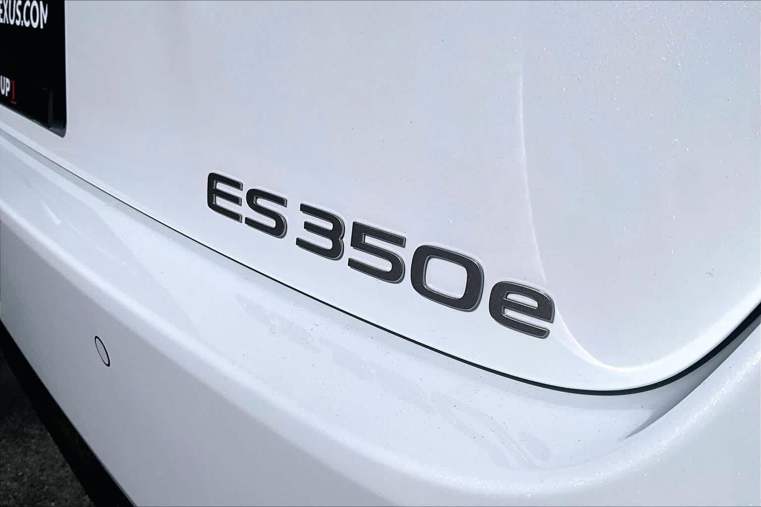 New 2026 Lexus ES 350e FWD image 8