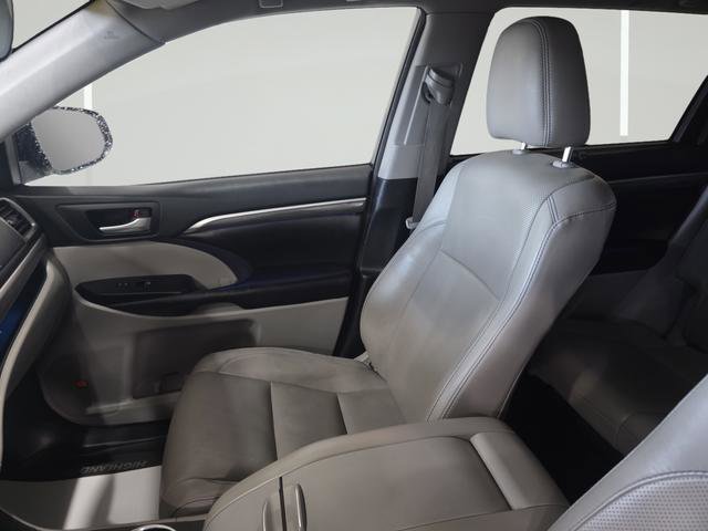 Used 2018 Toyota Highlander Limited AWD/4WD image 22