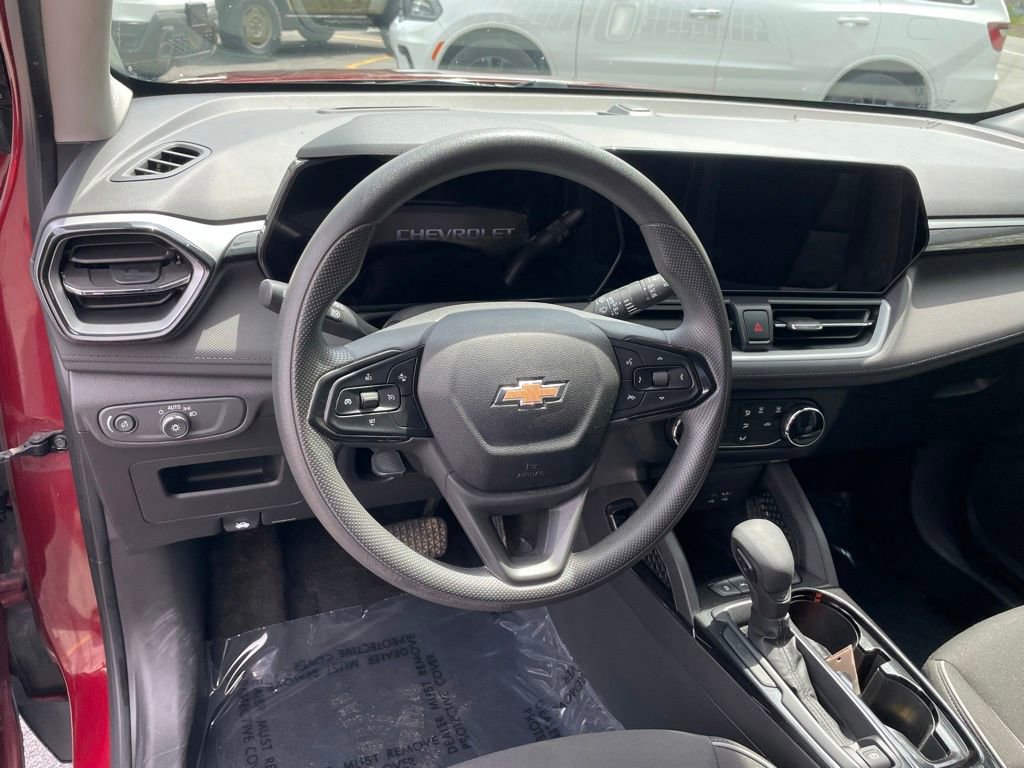 Used 2024 Chevrolet TrailBlazer LS w/ LS Convenience Package AWD/4WD image 10
