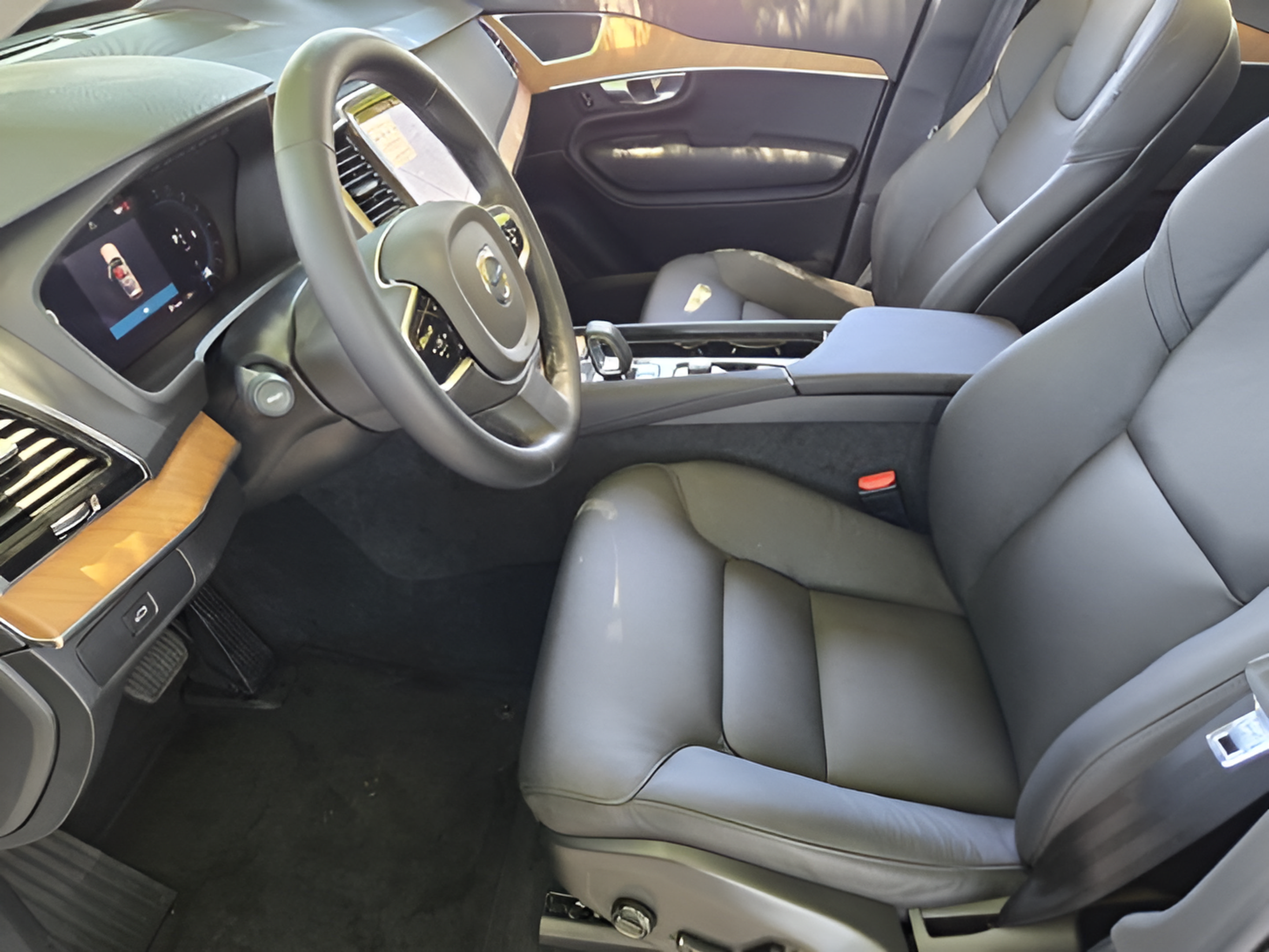 Used 2025 Volvo XC90 B6 Plus w/ Protection Package Premier AWD/4WD image 9