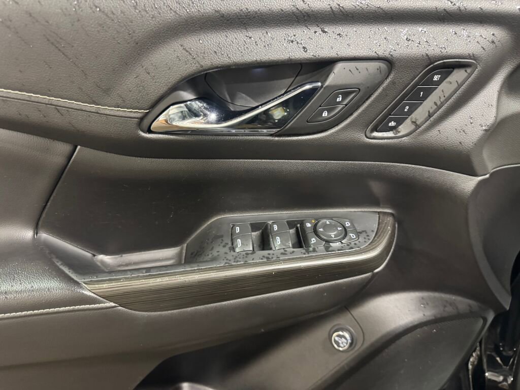 Used 2023 GMC Acadia SLT w/ Preferred Package image 10