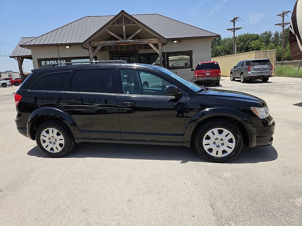 Used 2020 Dodge Journey SE FWD image 9