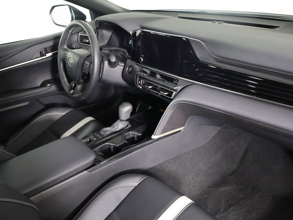 Used 2025 Toyota Camry SE image 24
