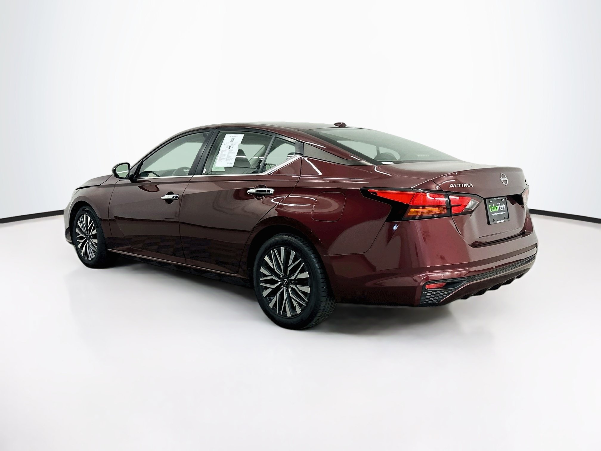 Used 2024 Nissan Altima 2.5 SV FWD image 5