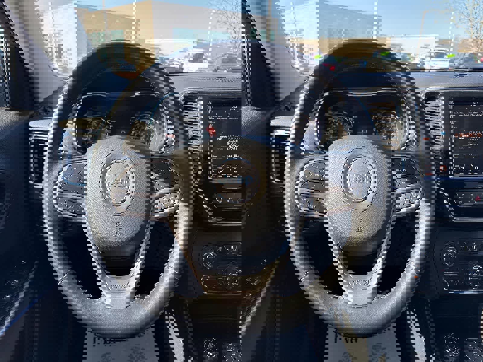 Used 2019 Jeep Cherokee Limited w/ Luxury Group image 16