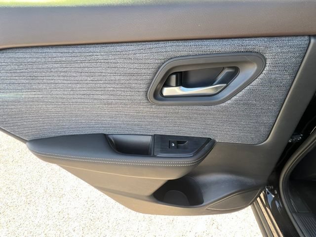 Used 2023 Nissan Rogue SV FWD image 30