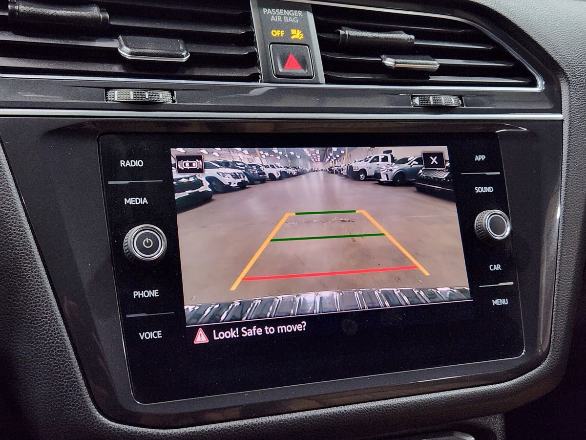 Used 2022 Volkswagen Tiguan SE R-Line FWD image 38