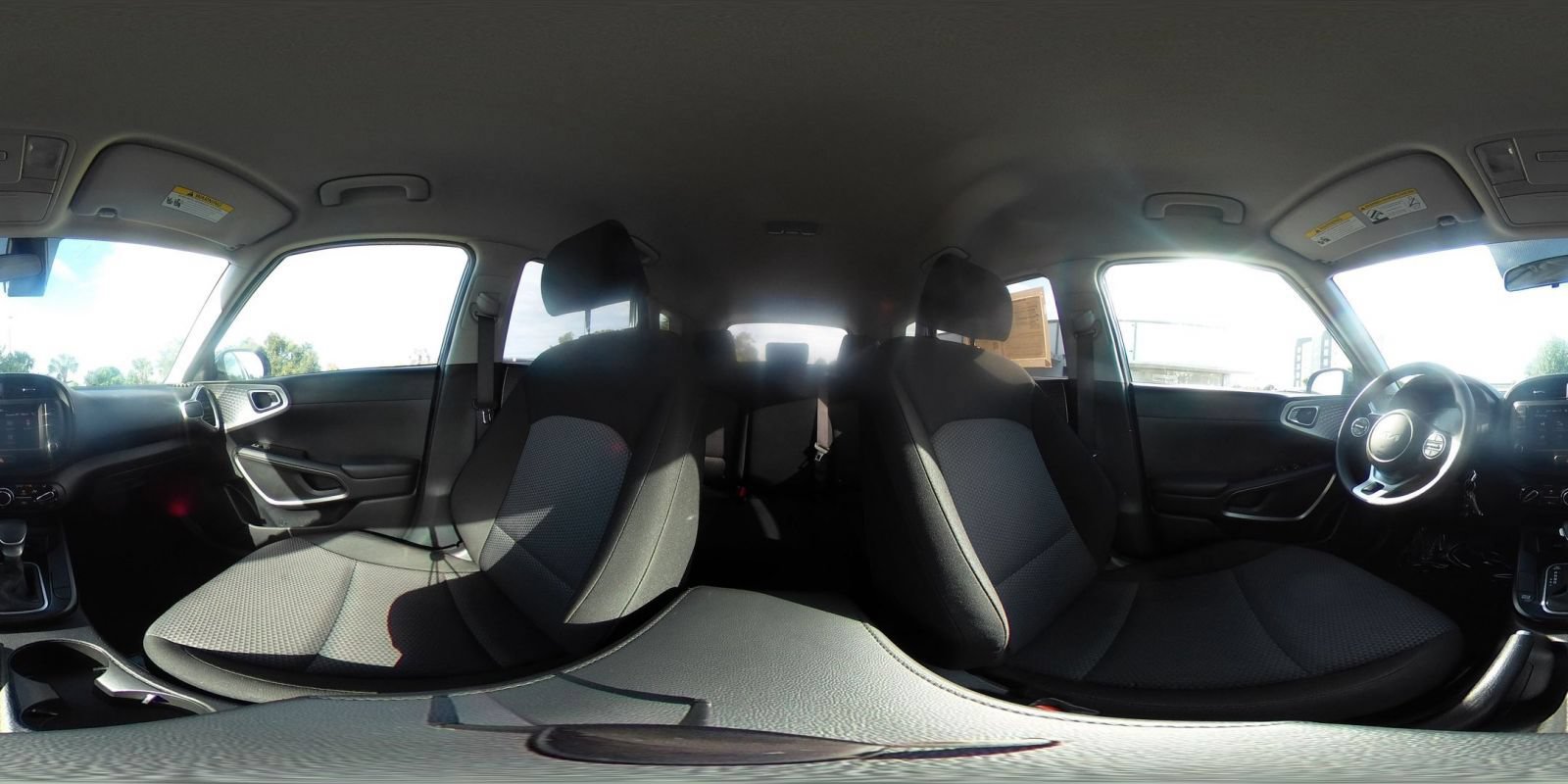Used 2025 Kia Soul LX w/ LX Technology Package FWD image 39