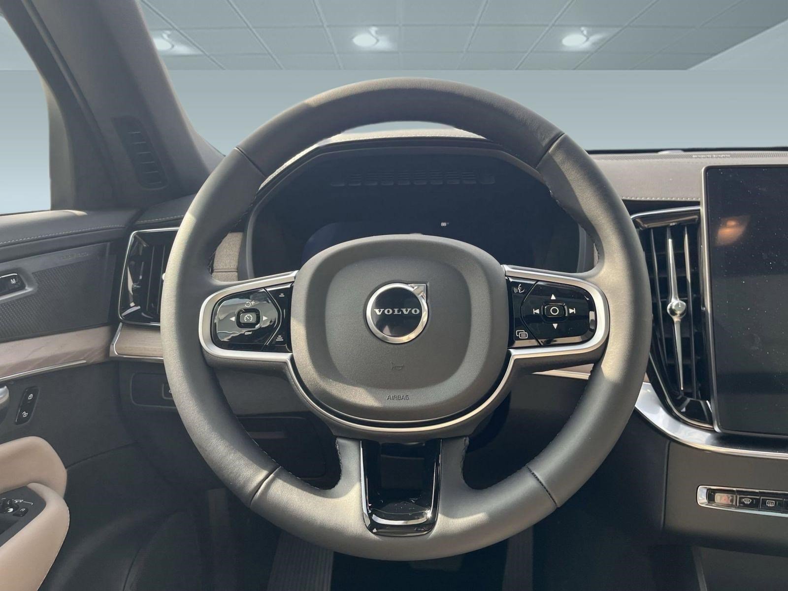 Used 2026 Volvo XC90 B6 Plus w/ Protection Package Premier AWD/4WD image 18