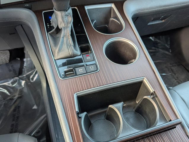 Used 2024 Toyota Sienna XLE image 10