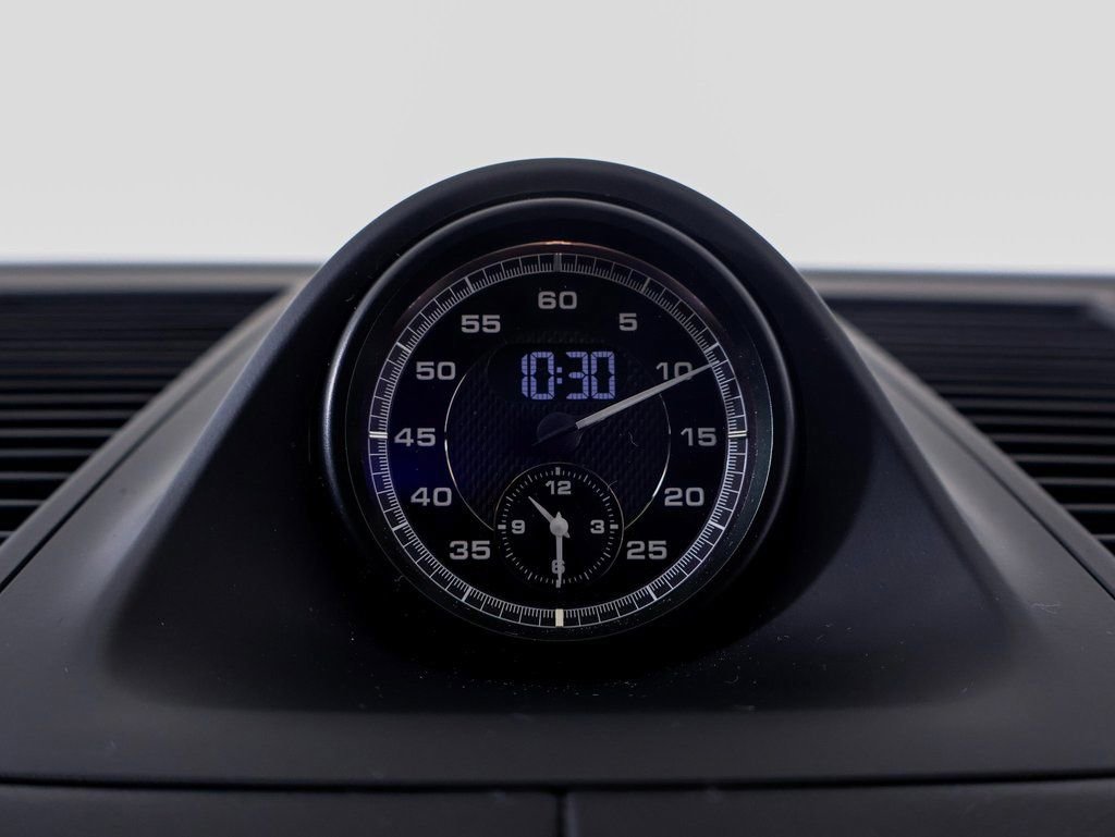 Certified 2025 Porsche Macan GTS image 13