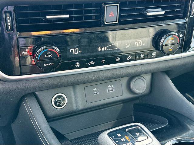 Used 2023 Nissan Rogue SL AWD/4WD image 11