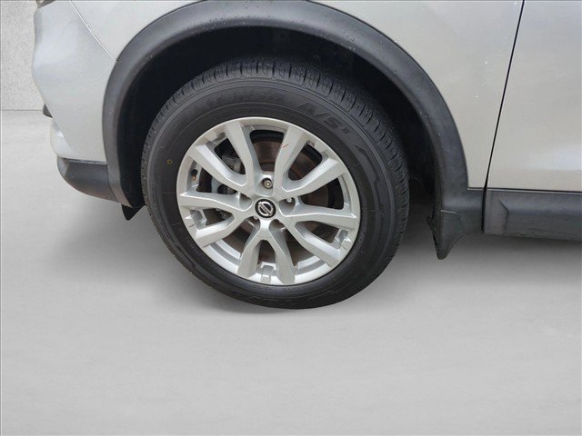 Used 2020 Nissan Rogue Sport SV w/ All-Weather Package FWD image 24