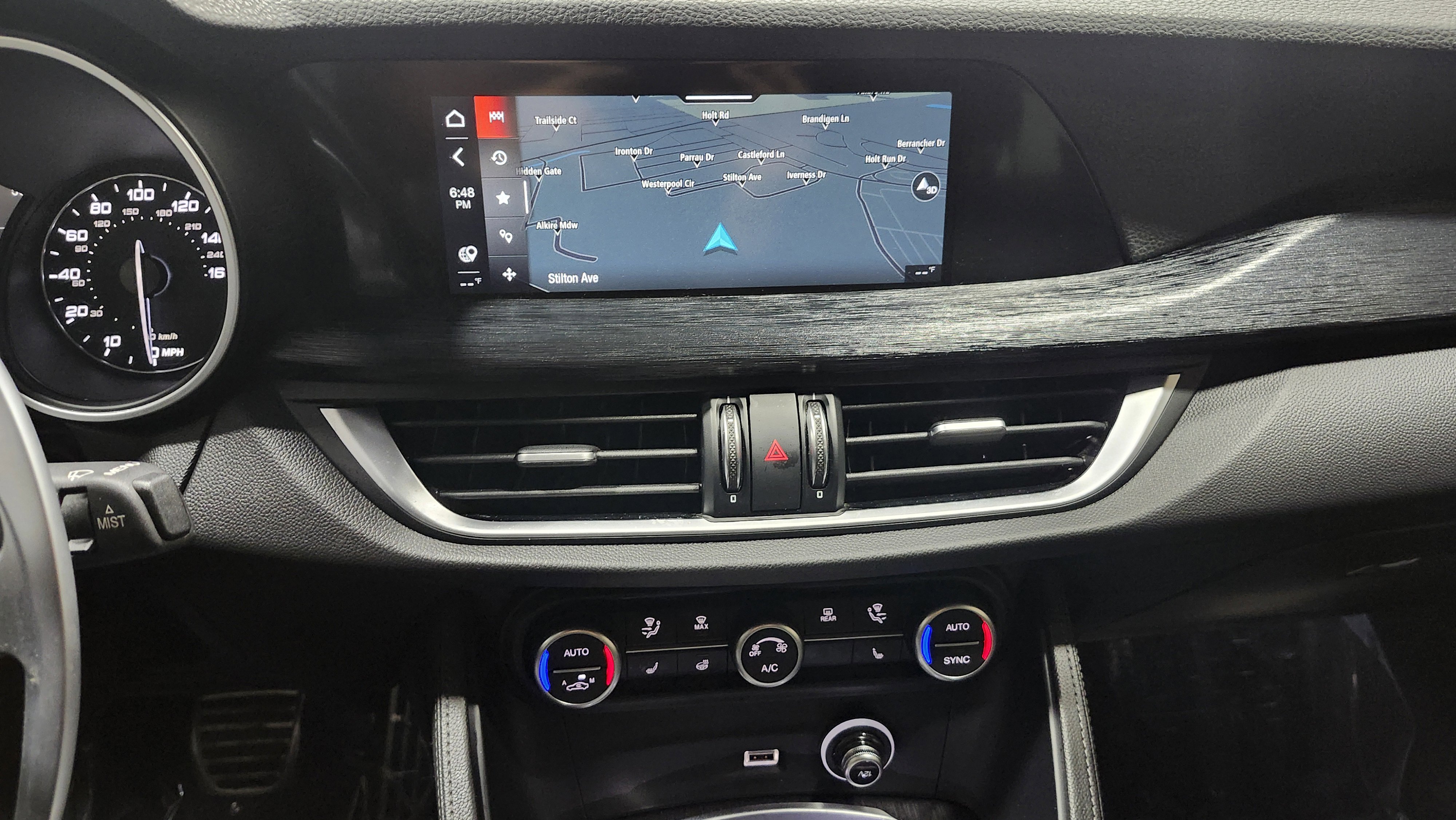 Used 2022 Alfa Romeo Stelvio Sprint image 31