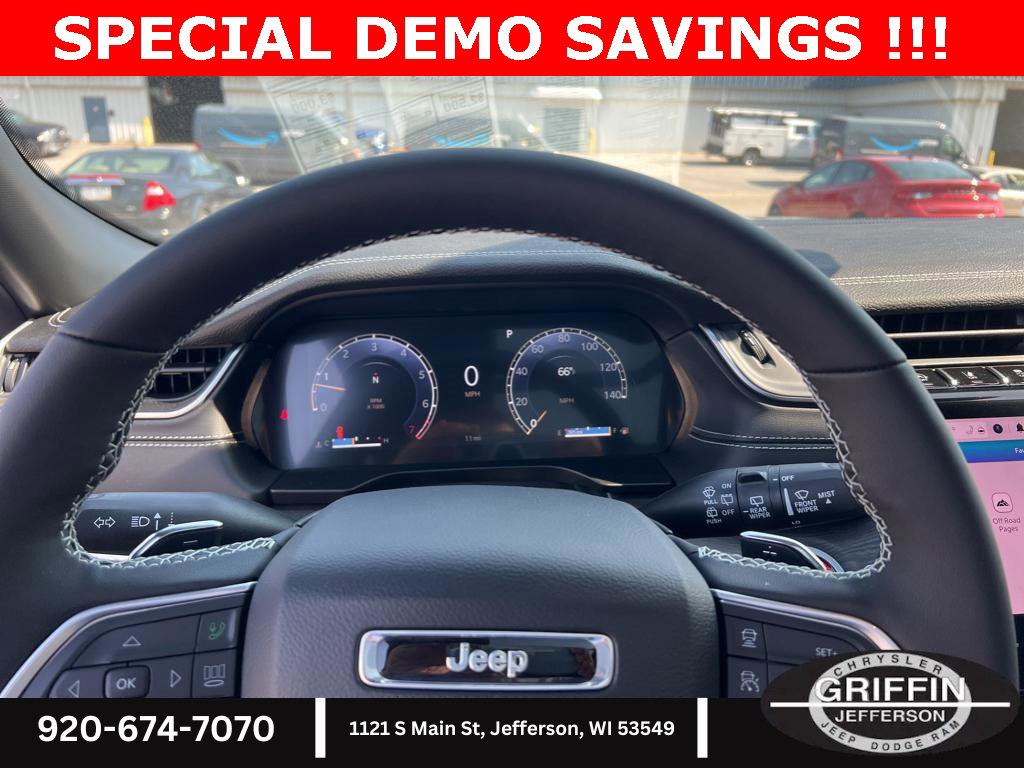 New 2025 Jeep Grand Cherokee L Limited w/ Luxury Tech Group II image 10