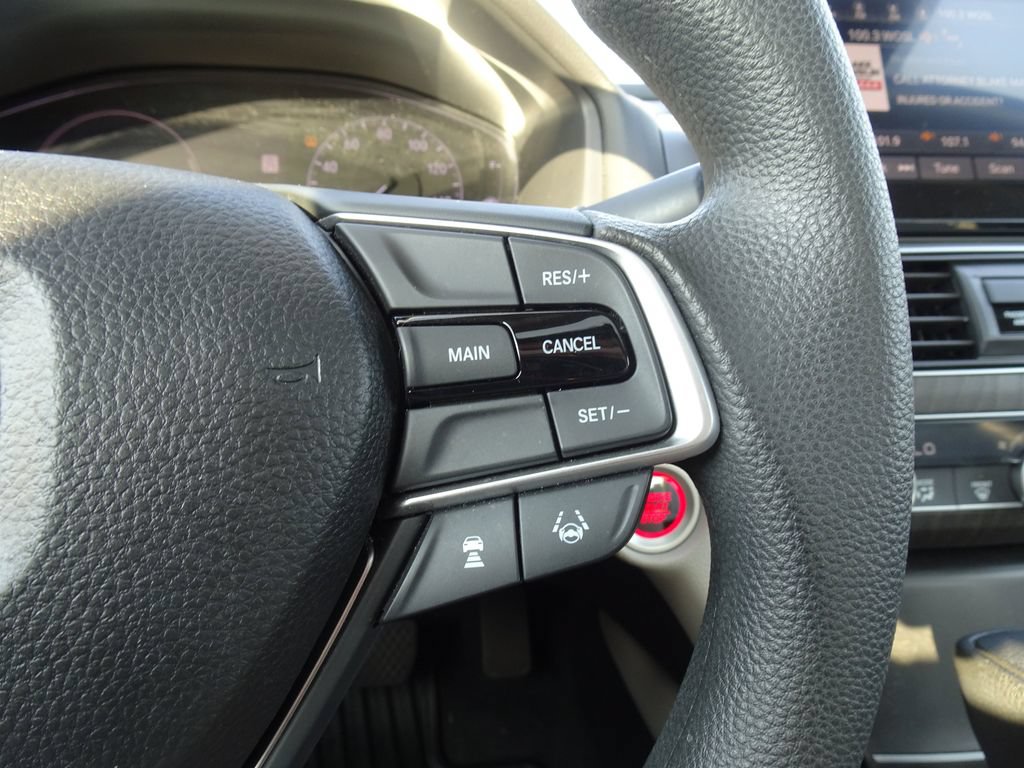 Used 2018 Honda Accord EX image 24