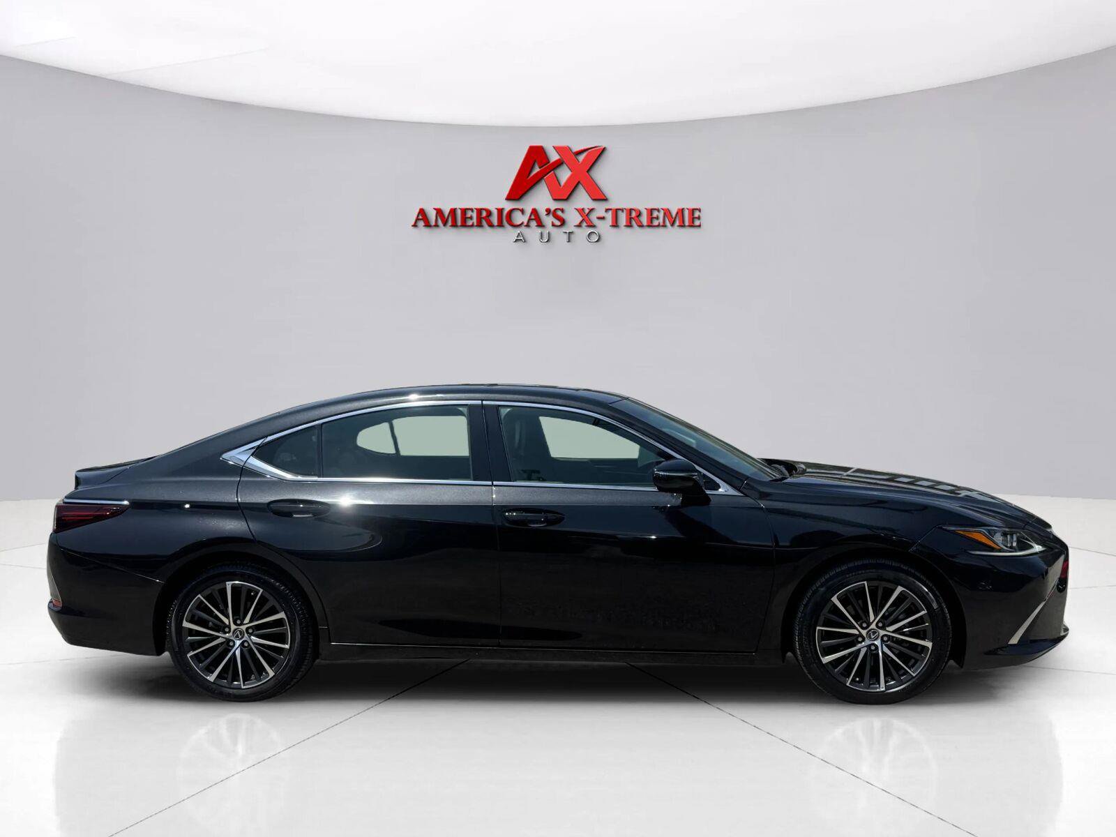 Used 2024 Lexus ES 350 w/ Premium Package FWD image 7