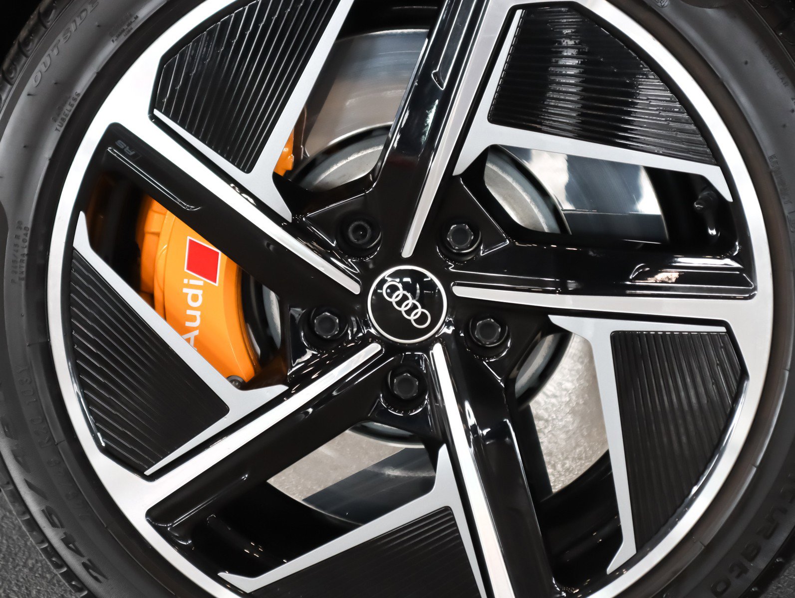 Used 2023 Audi RS e-tron GT w/ Carbon Performance Package image 16