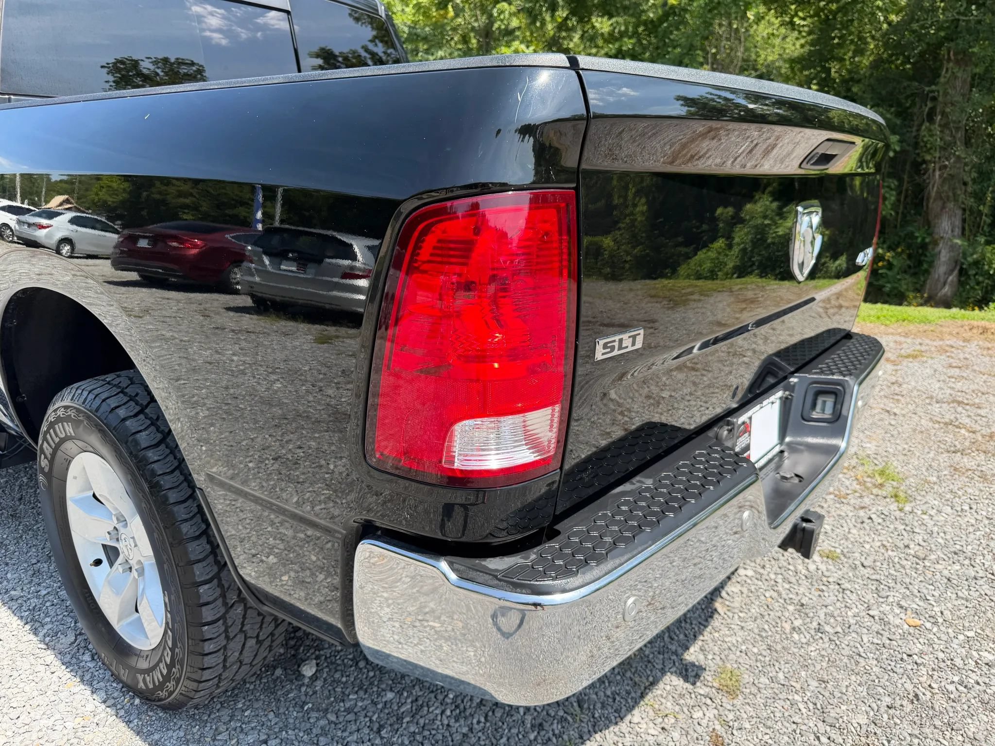 Used 2020 RAM 1500 Classic SLT w/ Luxury Group AWD/4WD image 14