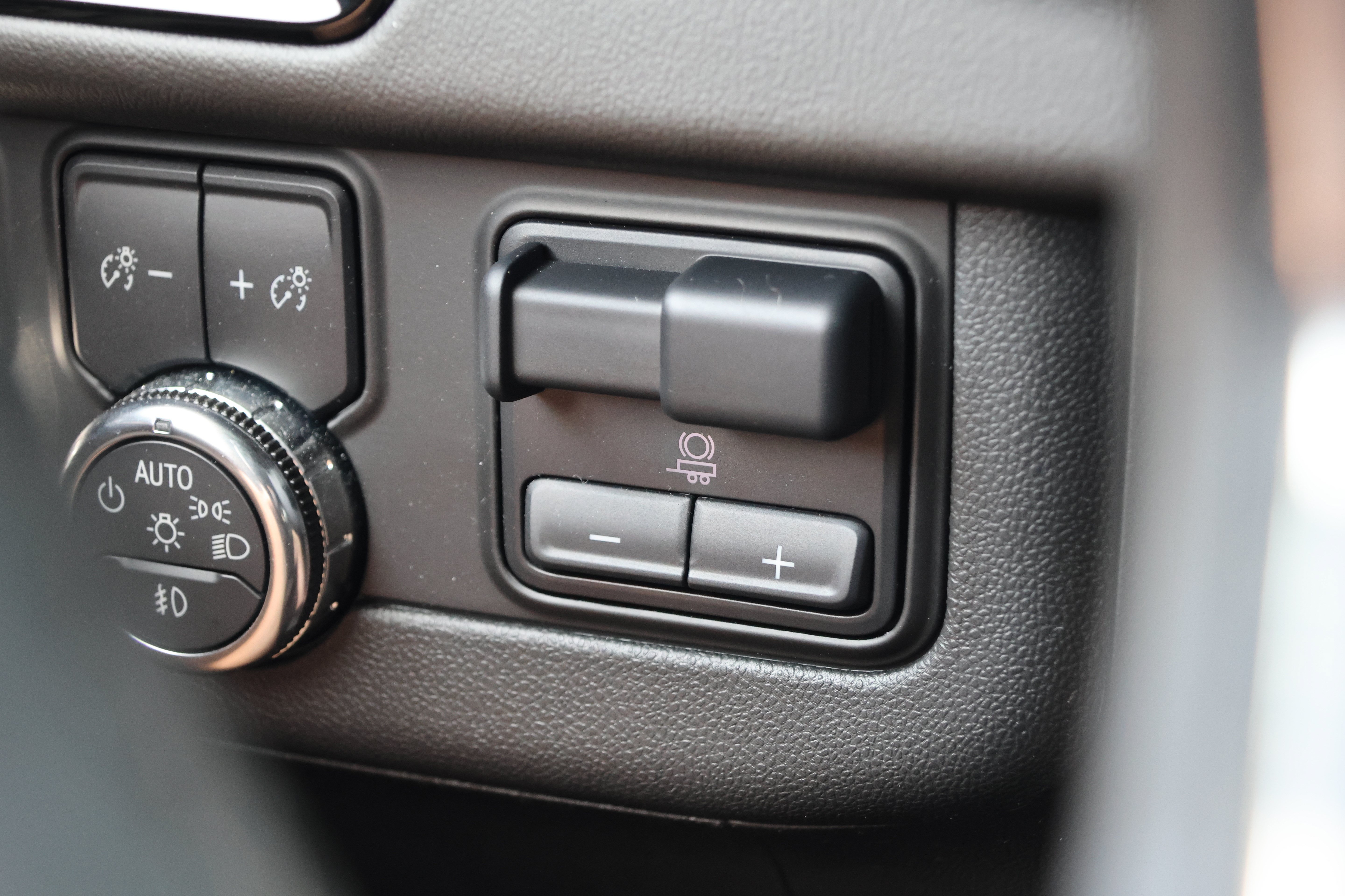 Used 2025 GMC Yukon Elevation AWD/4WD image 19