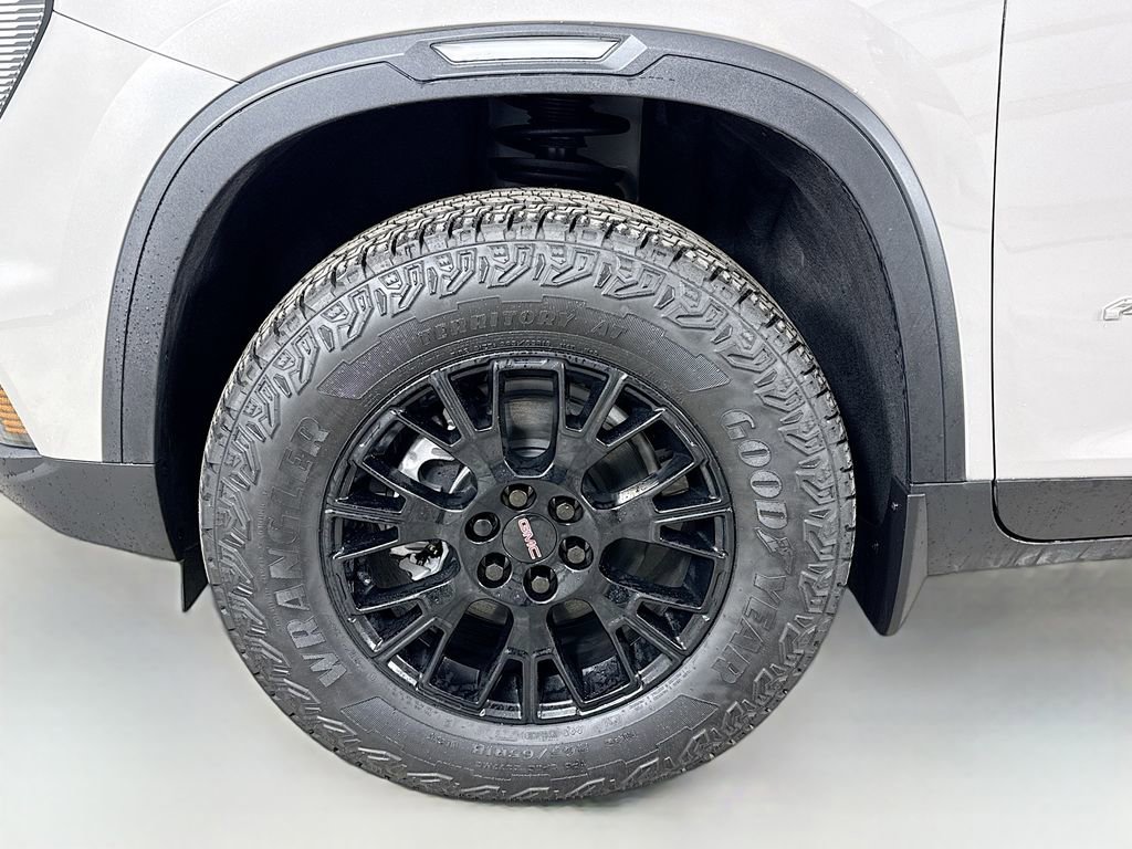 New 2026 GMC Acadia AT4 w/ LPO, Floor Liner Package AWD/4WD image 38