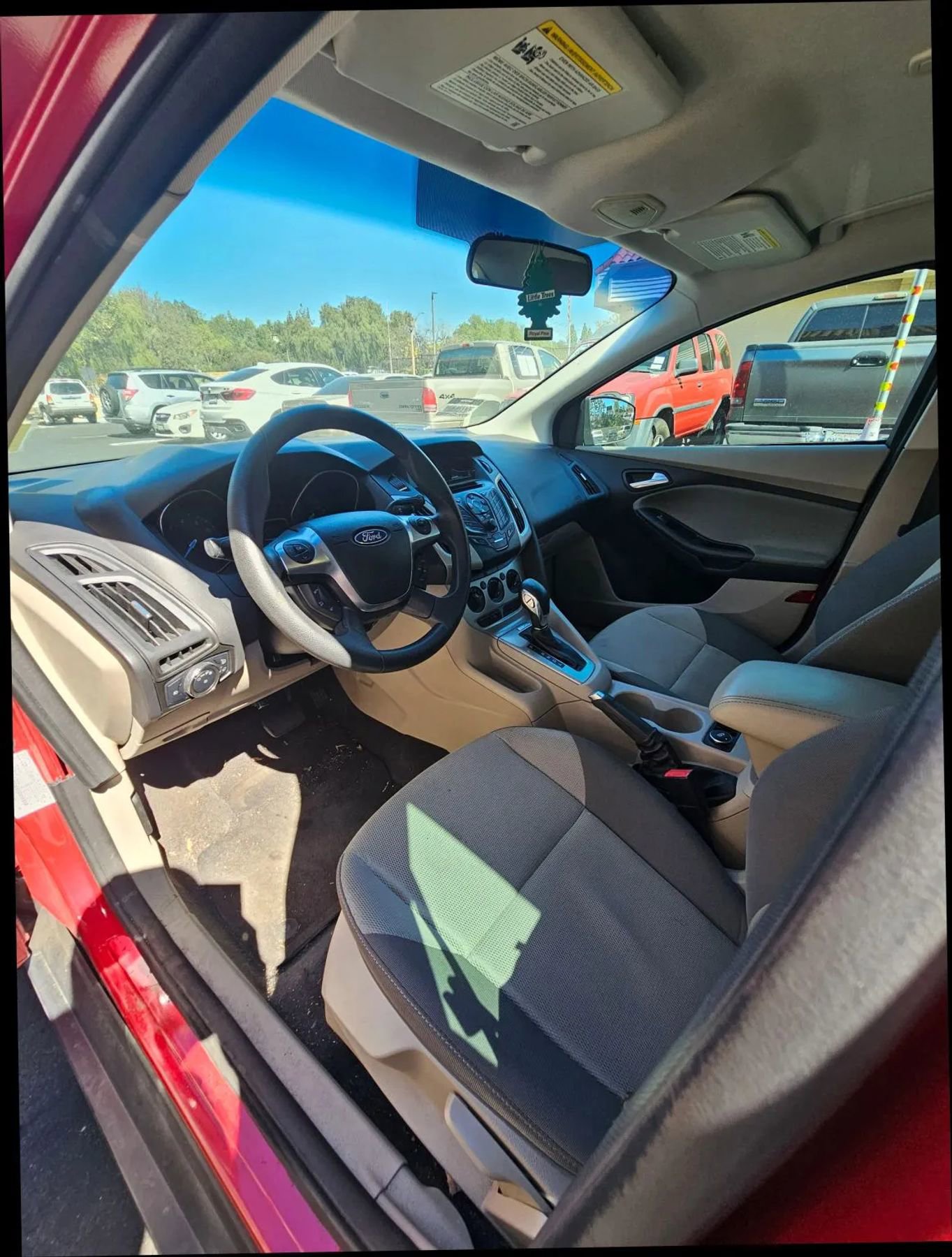 Used 2012 Ford Focus SE image 11