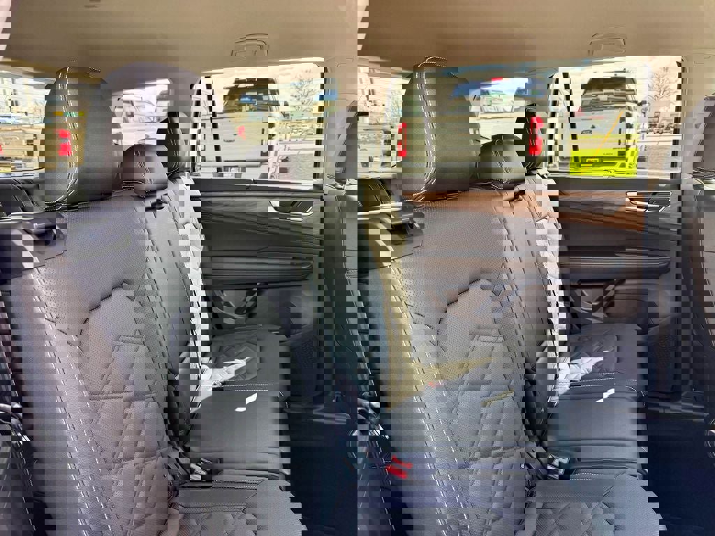 Used 2025 Volkswagen Atlas SE image 20