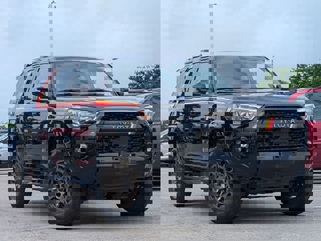 Used 2023 Toyota 4Runner 40th Anniversary SE image 2