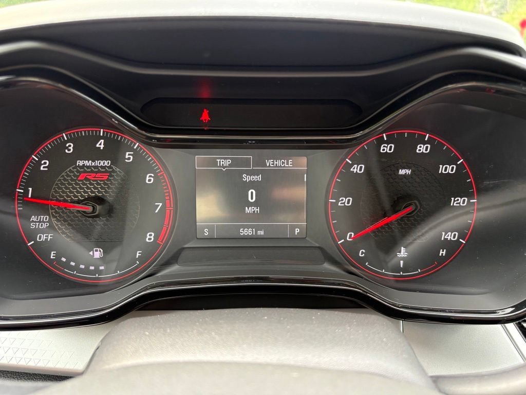 Used 2025 Chevrolet Trax RS w/ Sunroof Package FWD image 20