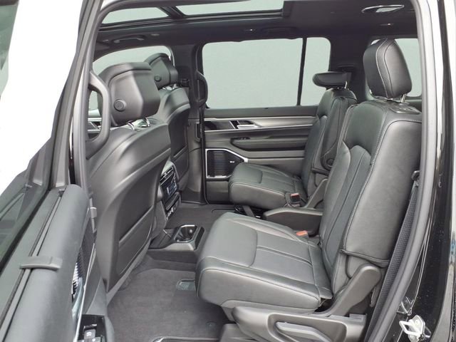 New 2026 Jeep Grand Wagoneer Limited AWD/4WD image 10