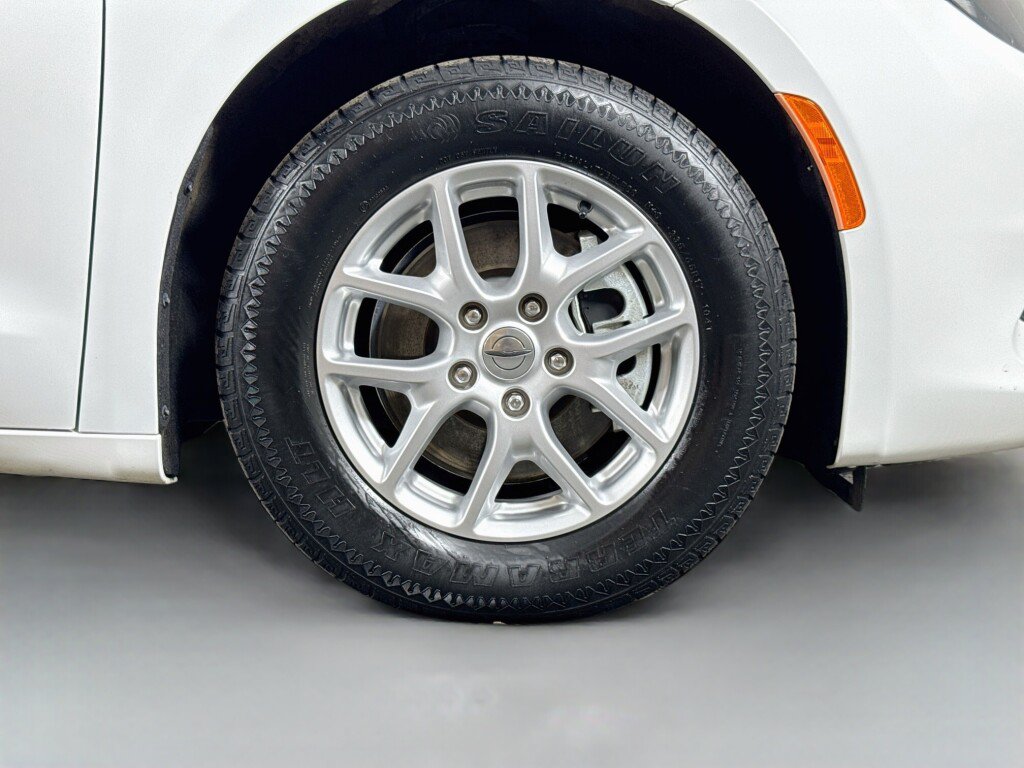 Used 2021 Chrysler Voyager LX w/ Cold Weather Group FWD image 40