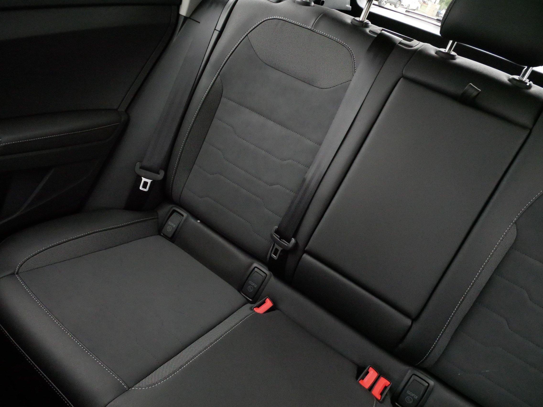 Certified 2025 Volkswagen Taos SE AWD/4WD image 12