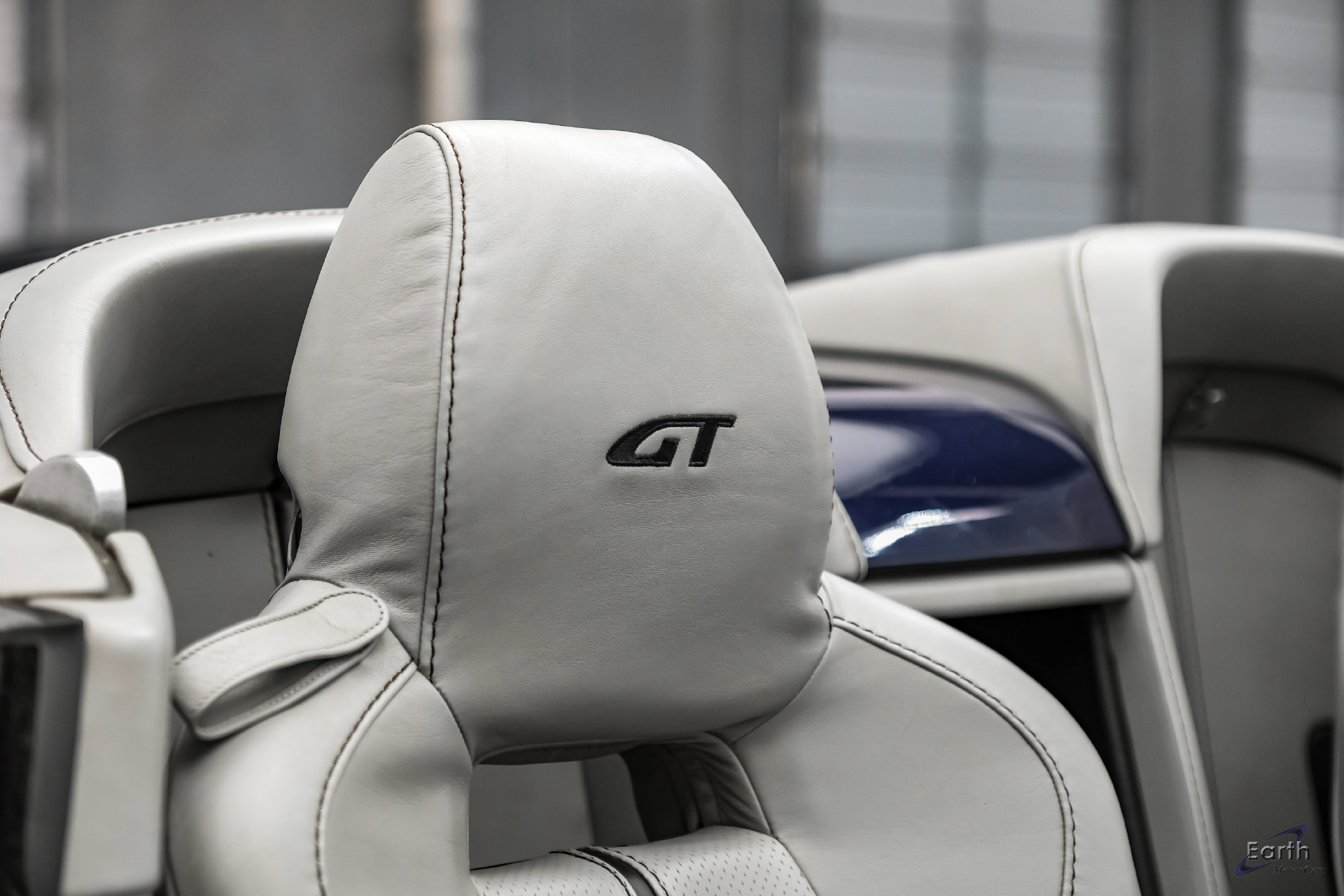 Used 2015 Aston Martin V8 Vantage GT RWD image 56
