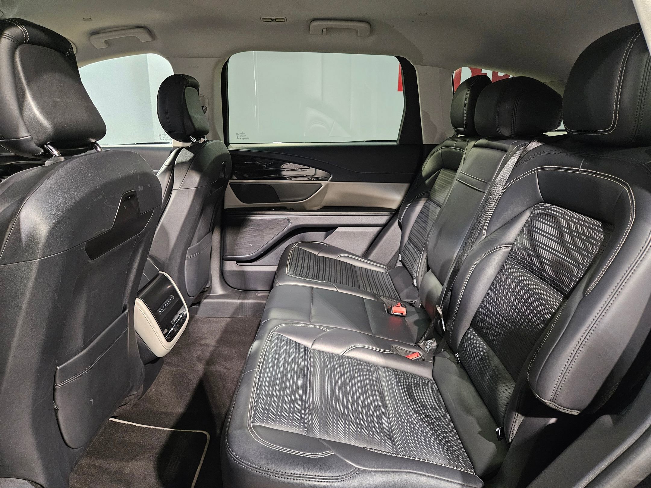 Used 2024 Lincoln Nautilus Reserve image 34