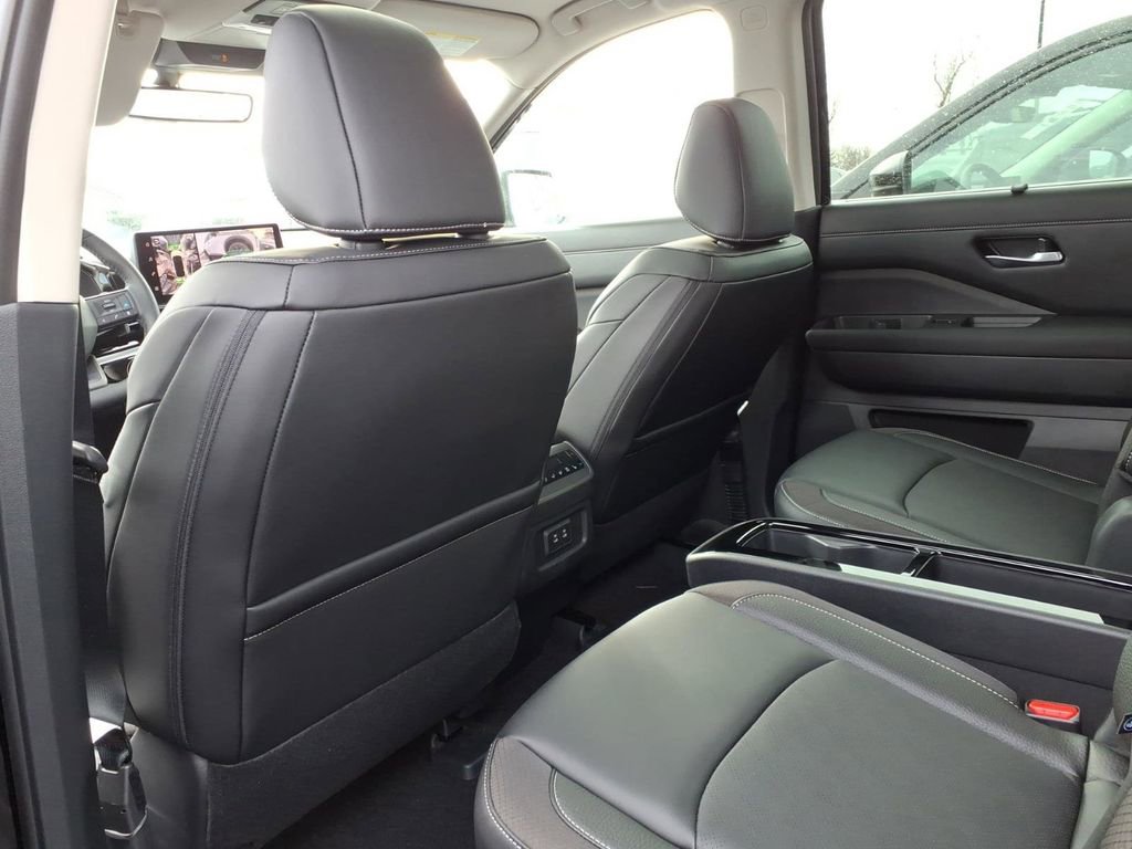 New 2026 Nissan Pathfinder SL image 28
