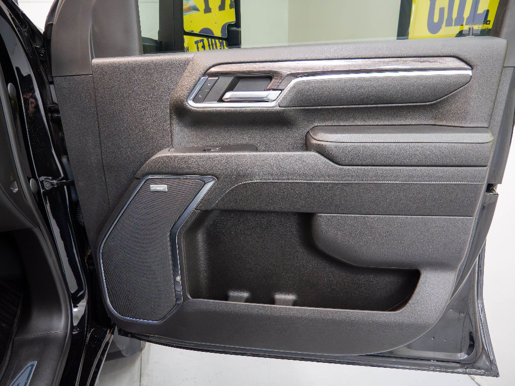 Used 2024 Chevrolet Silverado 2500 LTZ w/ LTZ Convenience Package AWD/4WD image 15