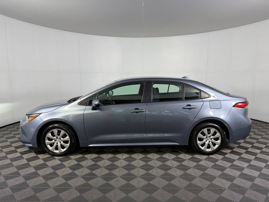 Used 2026 Toyota Corolla LE FWD image 9