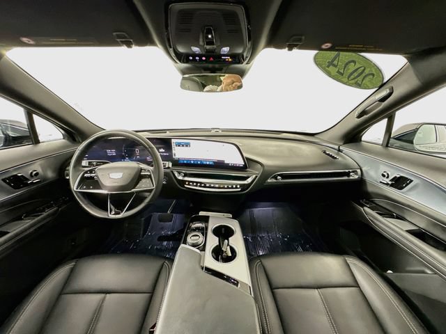 Used 2024 Cadillac Lyriq Tech AWD/4WD image 11