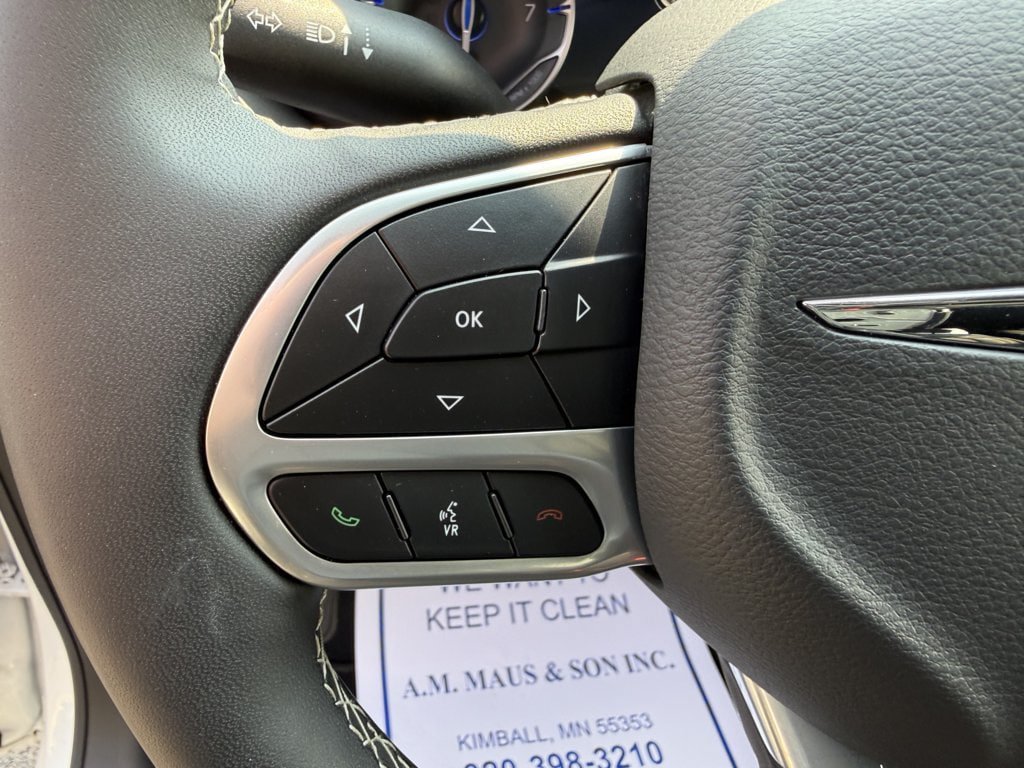 Used 2026 Chrysler Pacifica Select FWD image 22