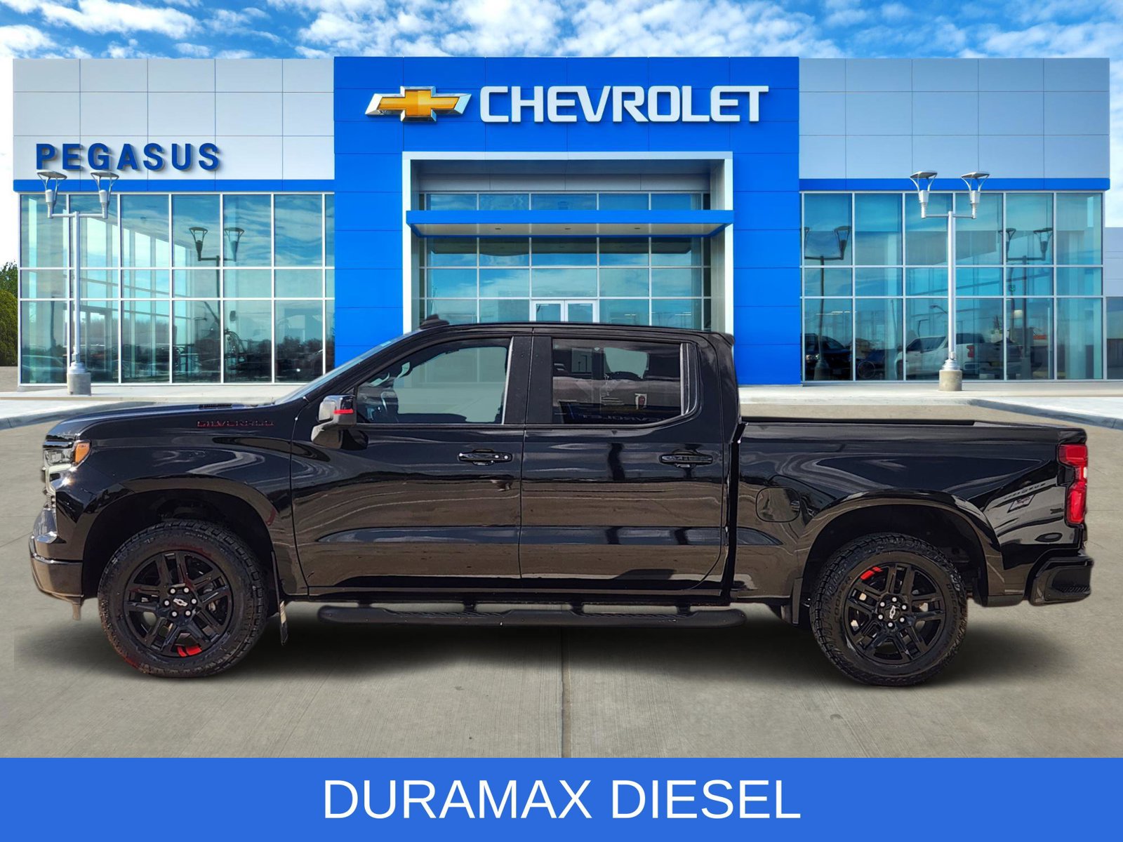 Used 2023 Chevrolet Silverado 1500 RST w/ Redline Edition AWD/4WD image 3