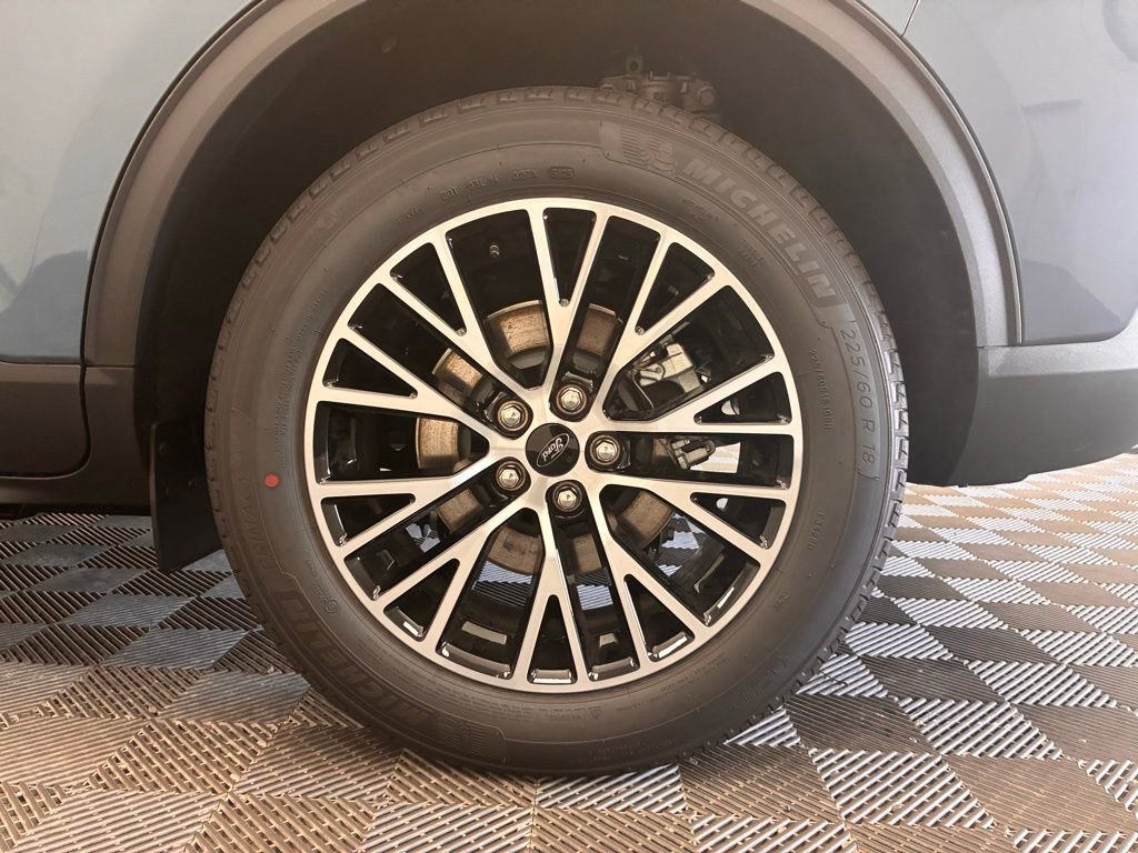 New 2026 Ford Escape SE image 16