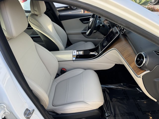 Used 2024 Mercedes-Benz C 300 Sedan image 6