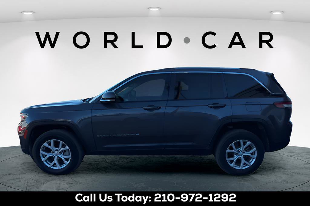 Used 2022 Jeep Grand Cherokee Limited image 3